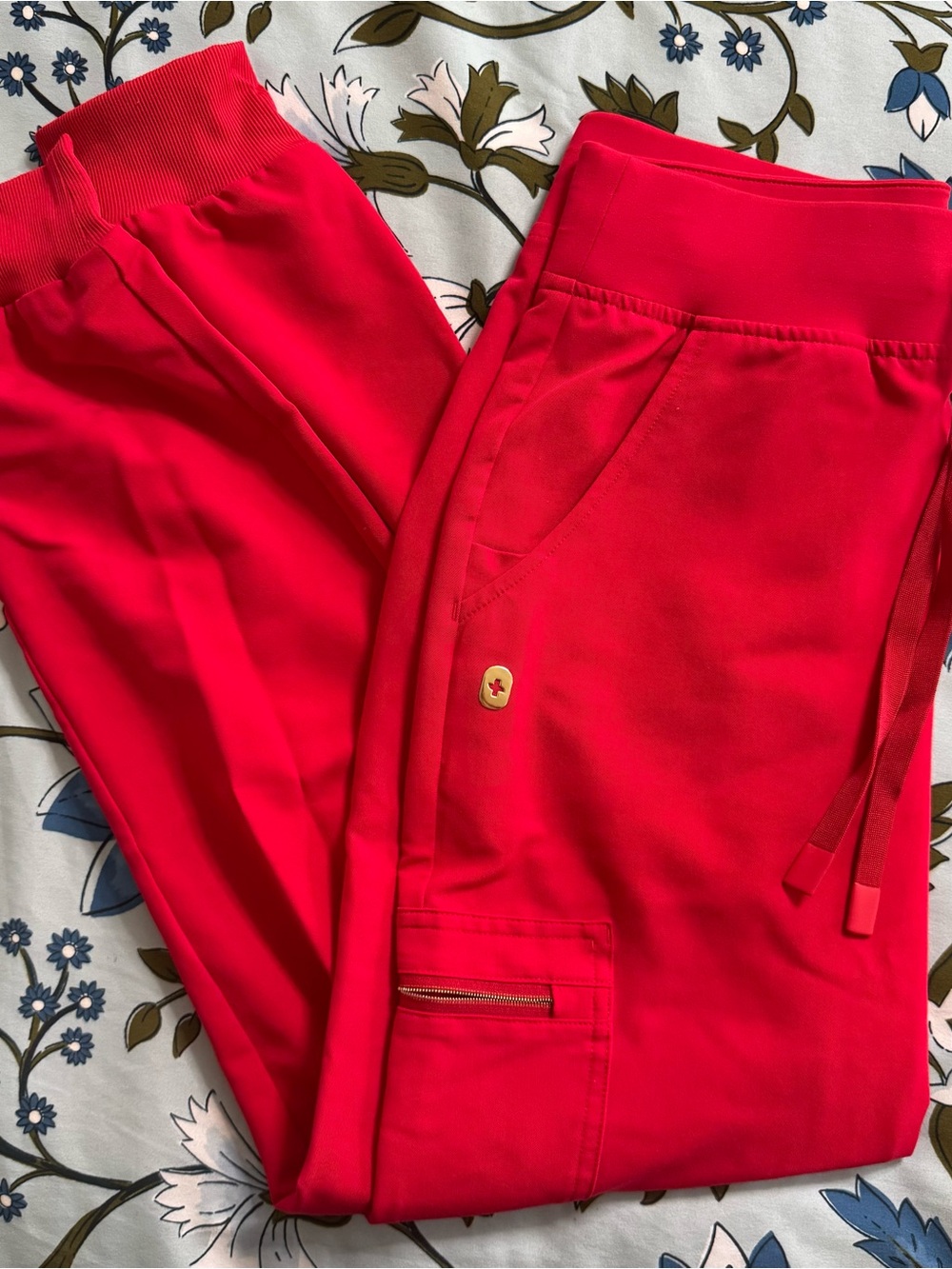 NWOT High Waisted Zamora LNY Scrub Pants